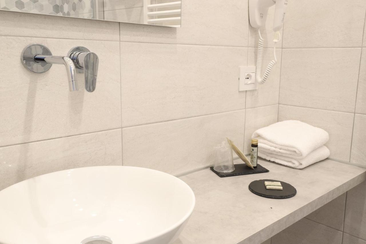 Cadorna Luxury Hotel Milan Exterior photo